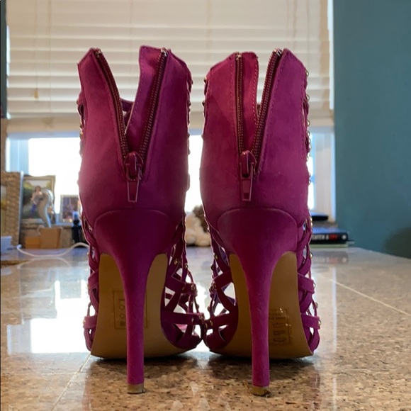 Scene Weaver Pink/purple heels with gold studs - Picture 8 of 9